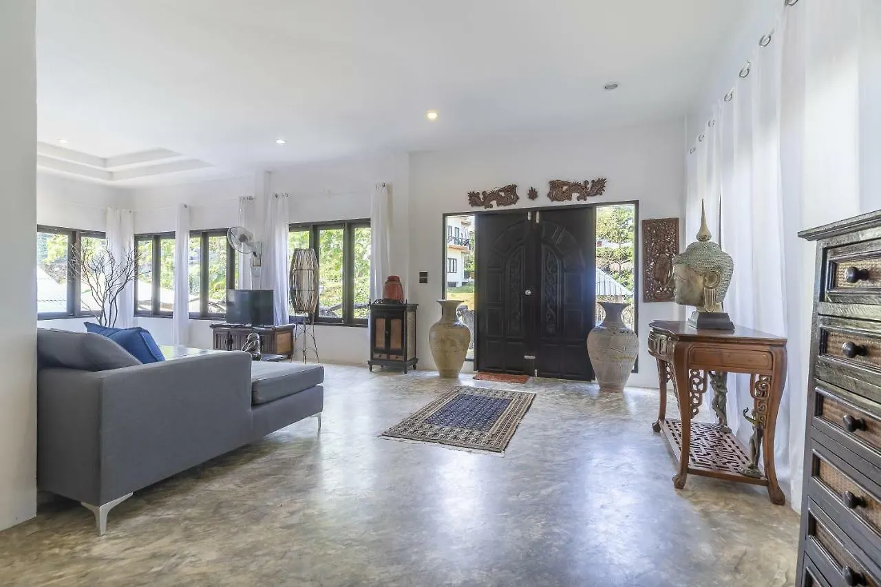 Aloe Villa Тау